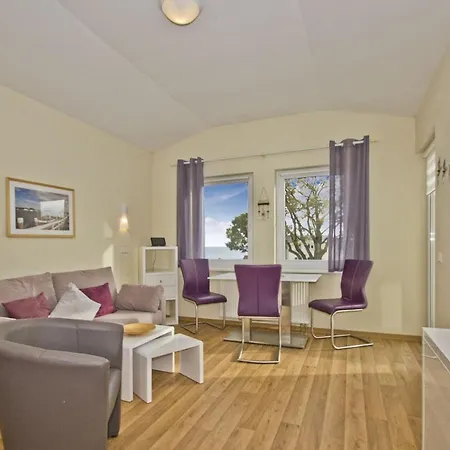 Mit Meerblick Und Balkon, Gratis Nutzung Vom Ahoi Erlebnisbad Und Sauna In Sellin - Meeresblick 49 * Goehren (Ruegen)