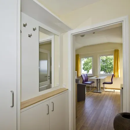 Mit Meerblick Und Balkon, Gratis Nutzung Vom Ahoi Erlebnisbad Und Sauna In Sellin - Meeresblick 49 *