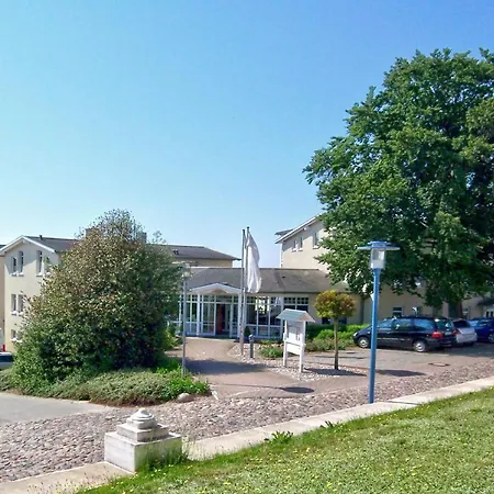 Mit Meerblick Und Balkon, Gratis Nutzung Vom Ahoi Erlebnisbad Und Sauna In Sellin - Meeresblick 49 *