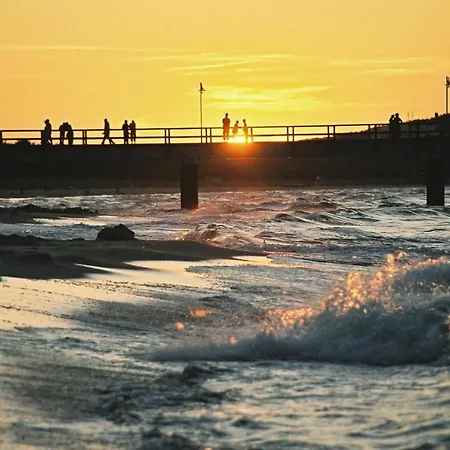 Mit Meerblick Und Balkon, Gratis Nutzung Vom Ahoi Erlebnisbad Und Sauna In Sellin - Meeresblick 49 * Goehren (Ruegen)