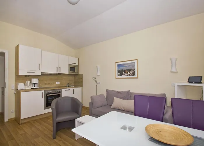 mit Meerblick und Balkon, gratis Nutzung vom AHOI Erlebnisbad und Sauna in Sellin - Meeresblick FeWo 49 * Goehren (Ruegen)