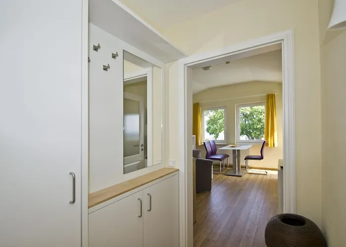 mit Meerblick und Balkon, gratis Nutzung vom AHOI Erlebnisbad und Sauna in Sellin - Meeresblick FeWo 49 *